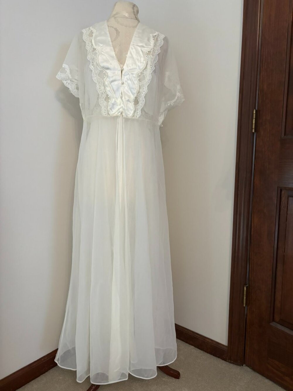 NEW! VINTAGE Val Mode BRIDAL Ivory Nylon Lace Peignoir Gown Robe Nightgown Set M